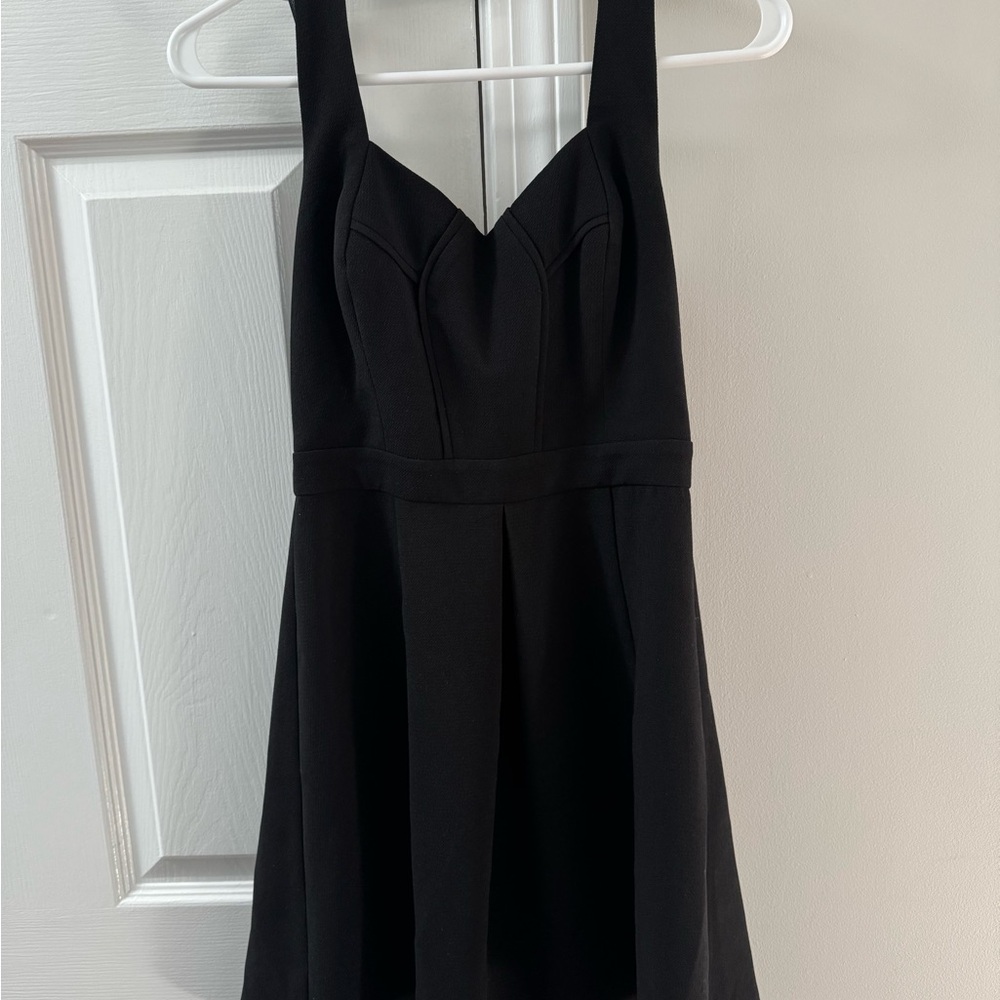 Elegant Black Sleeveless Dress